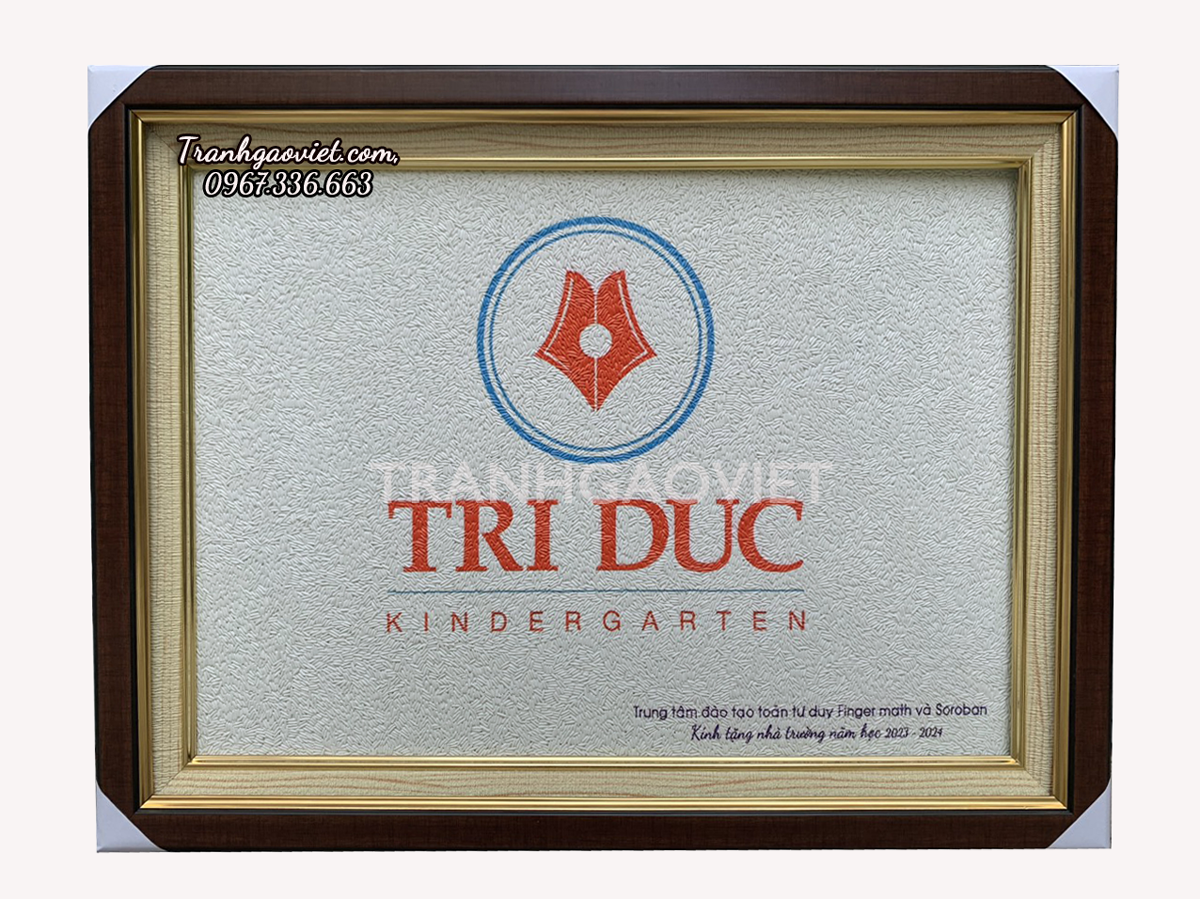 Tranh gạo logo quà tặng nhà trường ý nghĩa.