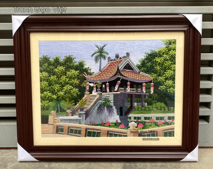 Tranh th&ecirc;u tay ch&ugrave;a một cột