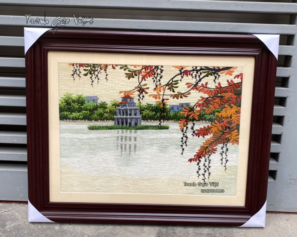 Tranh thêu tay hồ gươm